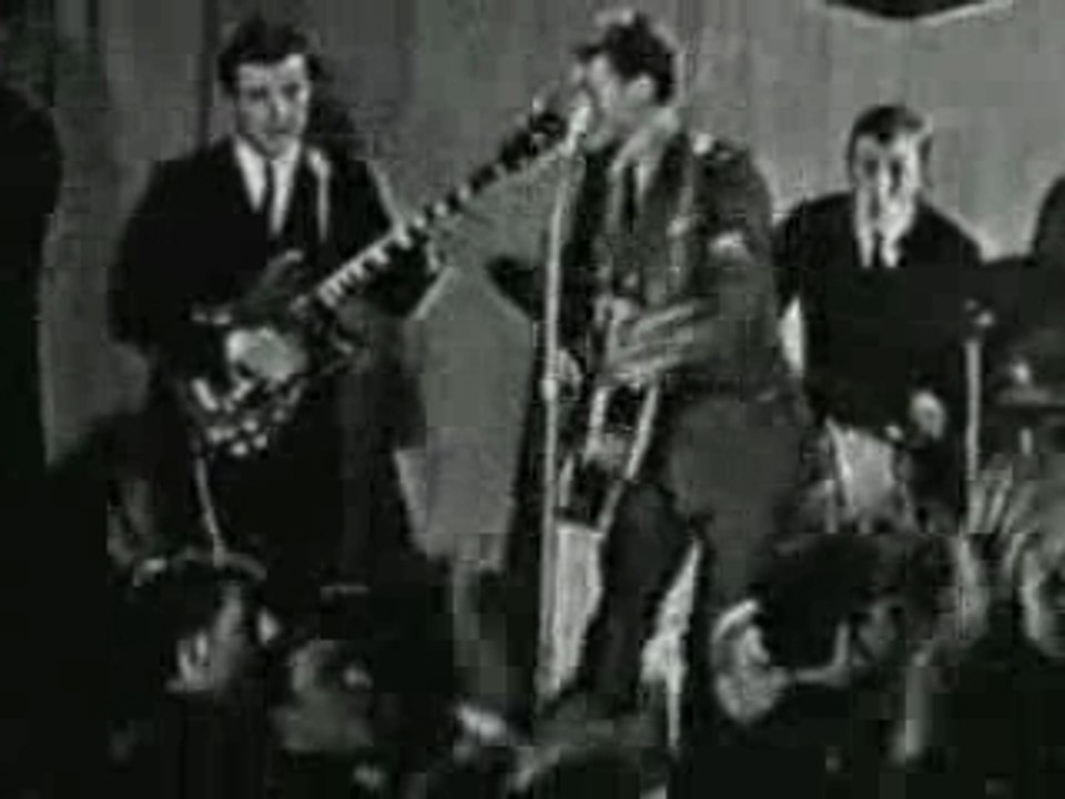 Halliday Johnny - Johnny revient