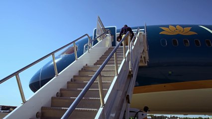 Décollage à la verticale d'un Boeing 787