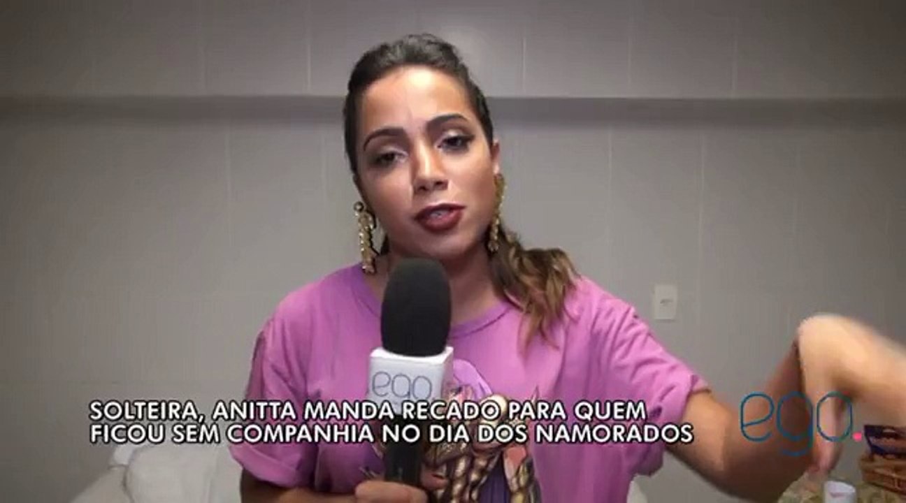 Anitta conta como vai passar o dia dos namorados e manda recado para os solteiros