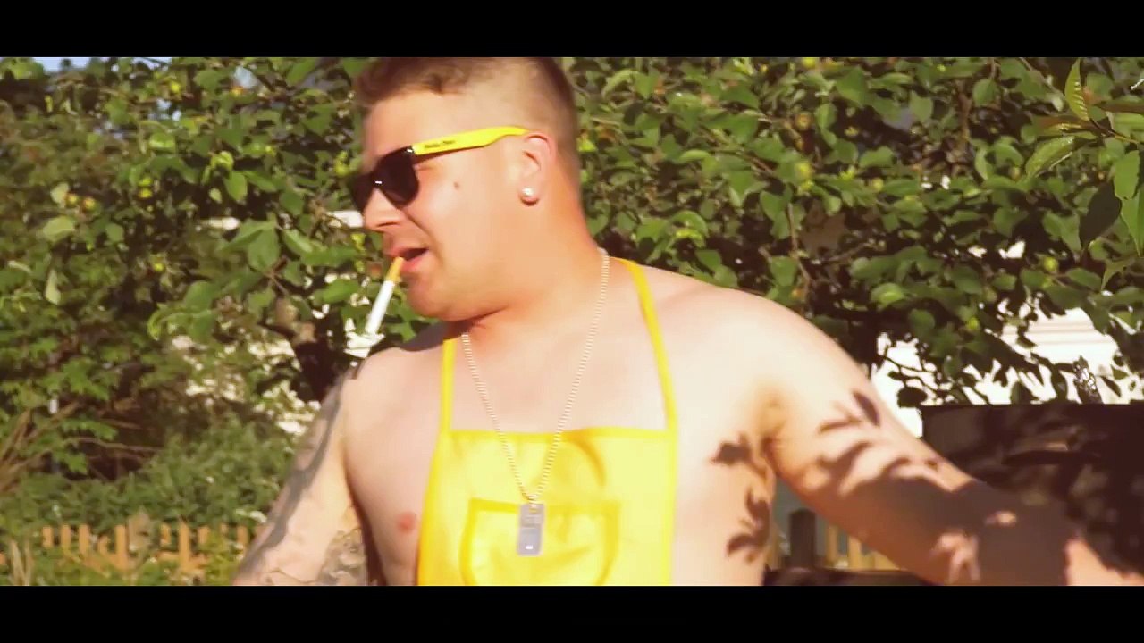 Mäkki - Grilli Kuumana ft. Ruma