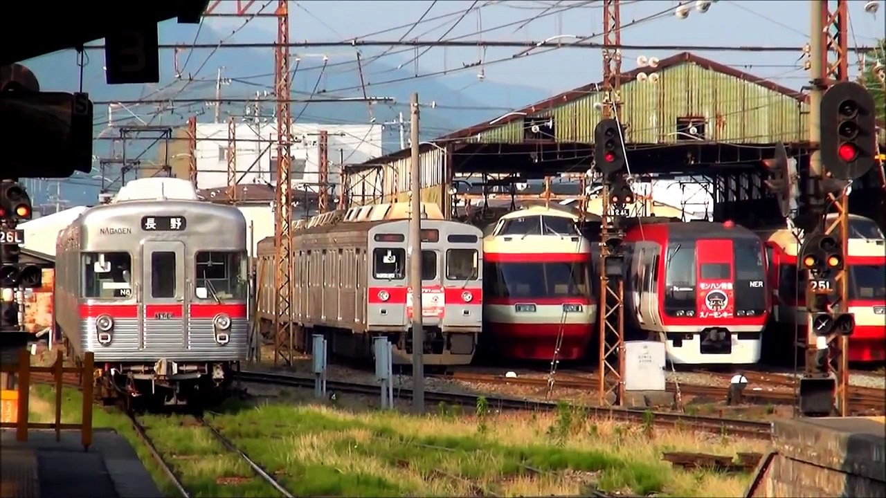 特急車使用！長野電鉄2100系(スノーモンキー)普通列車。(須坂駅4番線入線･MH有り他)
