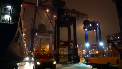 Das größte Containerschiff der Welt in Hamburg (Burchardkai) - "CMA CGM Marco Polo"
