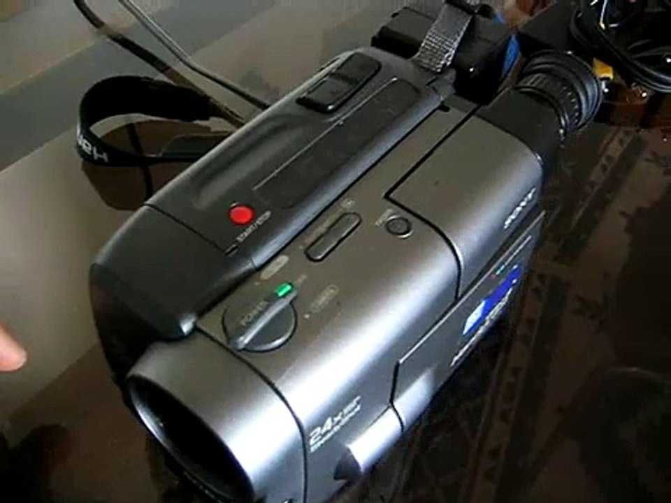 Sony Handycam Camcorder CCD TRV-40