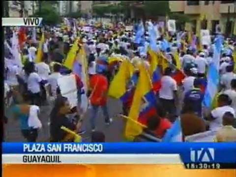 Así se desarrollan las marchas en Quito y Guayaquil
