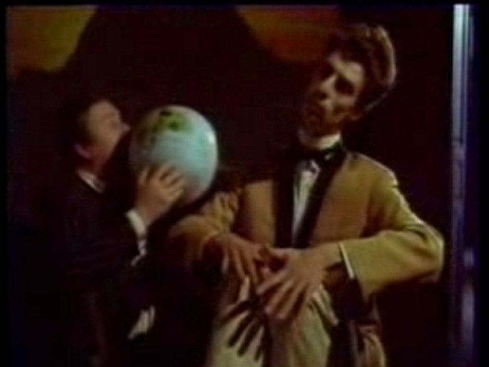 VOYAGES   VOYAGES   DESIRELESS