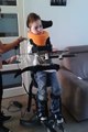 Zwaar gehandicapte Wesley (8) ontroert met eerste stappen