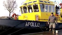 Hellevoeter helpt brandweer met eigen blusboot