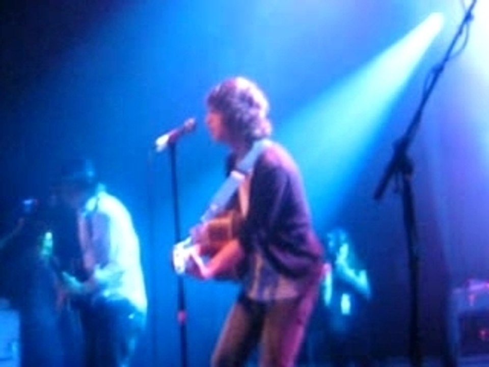 The Kooks - She moves in her own way