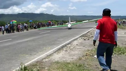 Atraksi Pesawat Tanpa Mesin - Jogja Air Show 2014
