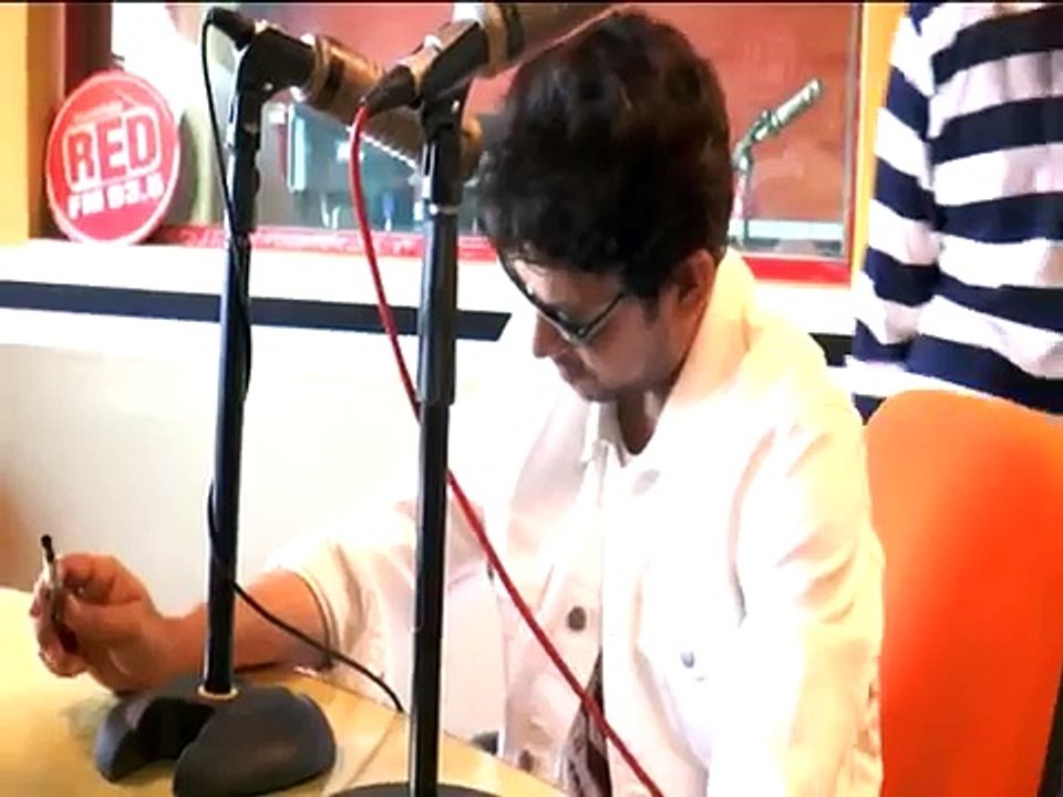 PIKU - Full Movie Promotion At RED FM _ Irrfan  Khan, Deepika Padukone, Amitabh Bachchan-8odsDZi0EJ4