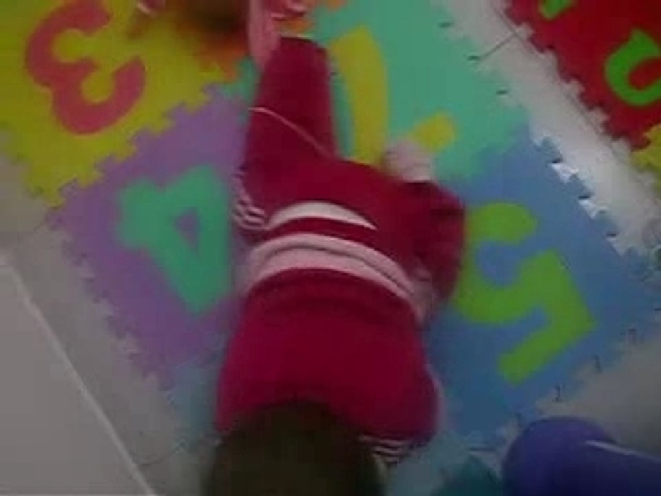 Jade 1 ans adore la musique