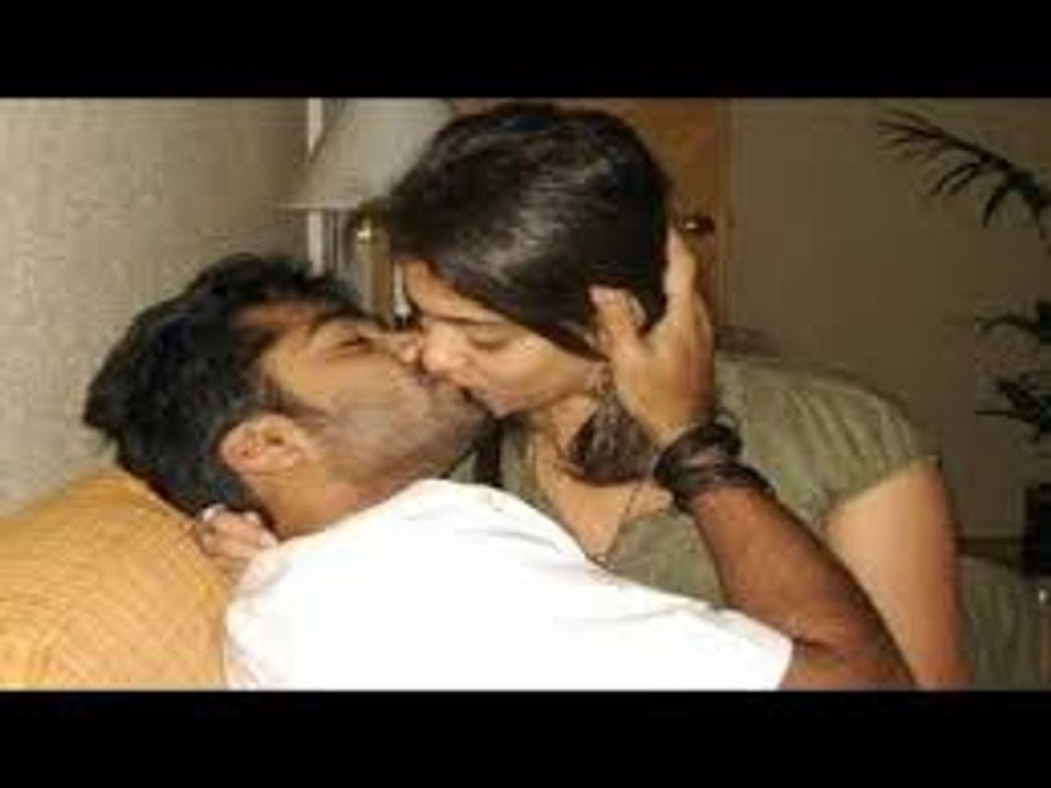Anushka Sharma And Virat Kissing Scene in Hidden Cam