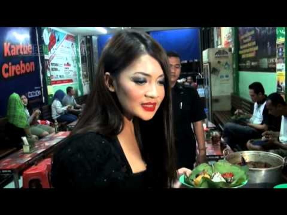 Ke Cirebon, Indah Dewi Pertiwi Kuliner Nasi Jamblang