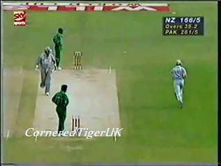 RARE  Waqar Younis  amp  Ijaz Ahmed Funny Fielding 1996