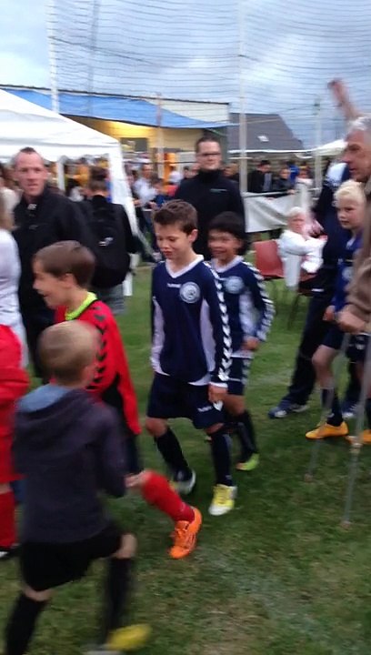 2015-06. U9 remise de la coupe au tournoi de Thieux.