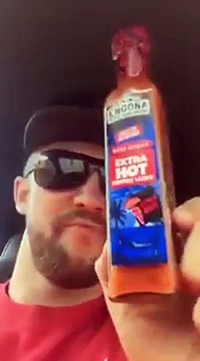 Blague de la sauce piquante à McDo... ENORME!