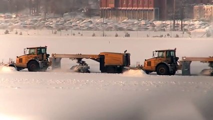 Technique incroyable pour déneiger l'aéroport de Stockholm en 1 min! EFFICACE