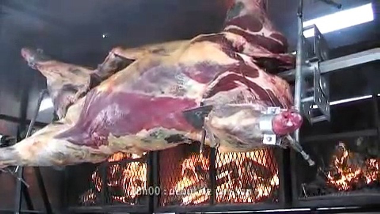 Boeuf à la broche entier par les Maîtres rôtisseurs Musy