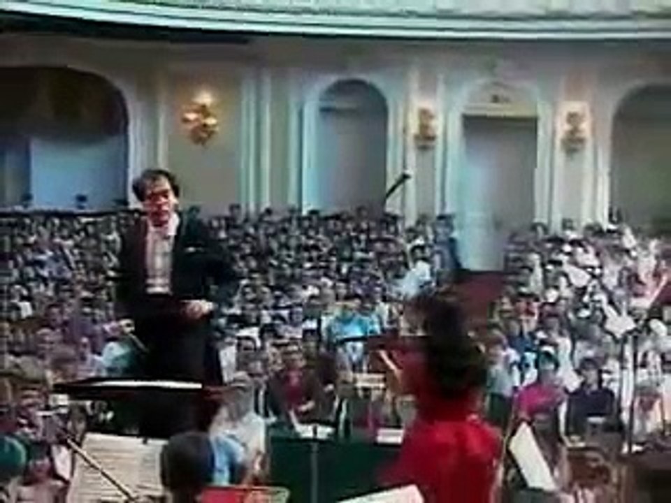 A. Suwanai plays Paganini Violin Concerto No.1 (5 of 5)