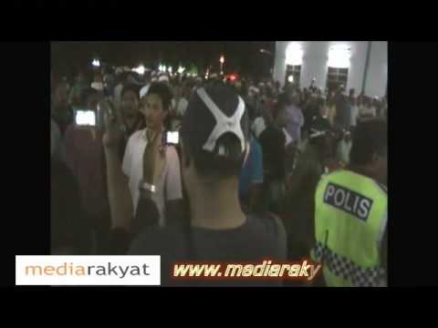 Police Stopped A Pakatan Rakyat Ceramah And Arrested Seven People 31/07/2010