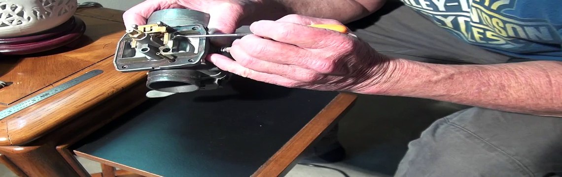 Checking the Float Level on a Mikuni VM38 Carb