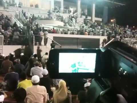 MediaRakyat News Flash: DSAI at Stadium Selayang (2)