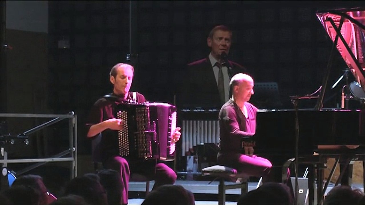 Bernard BRUEL chante BREL