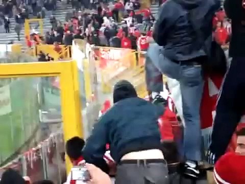 OLYMPIAKOS (GATE 7) fans attack to LAZIO fans in rome