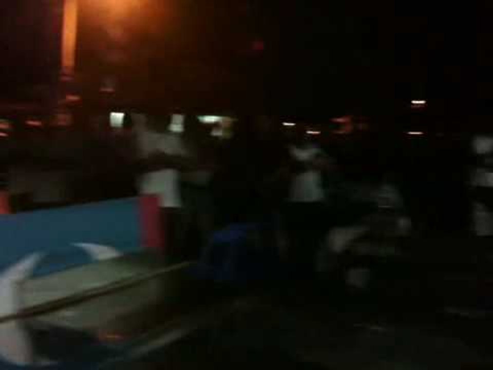 MediaRakyat News Flash: DSAI at Kg Air Panas, Kerling (2)