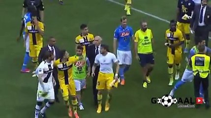 Gonzalo Higuaín quiso partir al portero del Parma y así reaccionó este (VIDEO)
