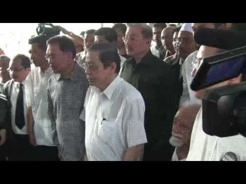 Beng Hock's Funeral: Tribute from Pakatan Rakyat