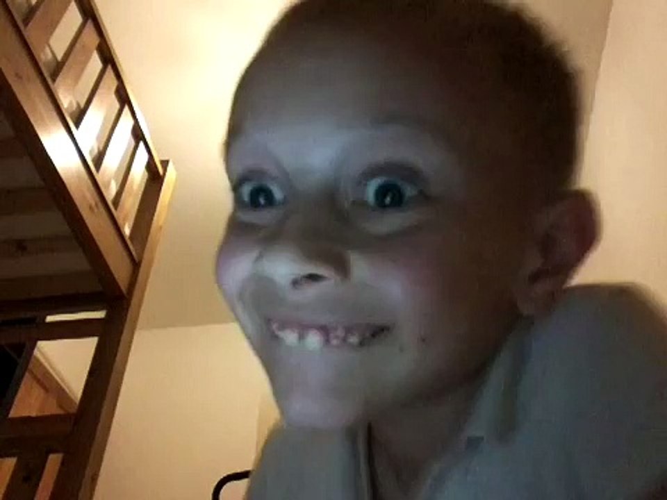 This is a 10 min kid dancing