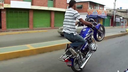 Moto piruetas maracay