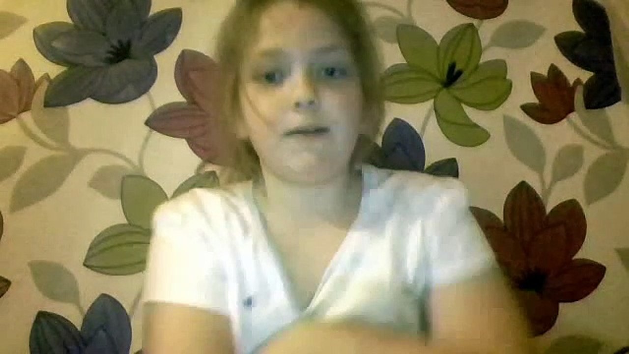 cute 10 year old alice sings let it go xx