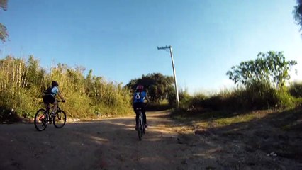 Pedal MTB, 21 amigos, Marcelo Ambrogi, Taubaté, 34 km, SP, Brasil, Time da Taubike nas trilhas rurais