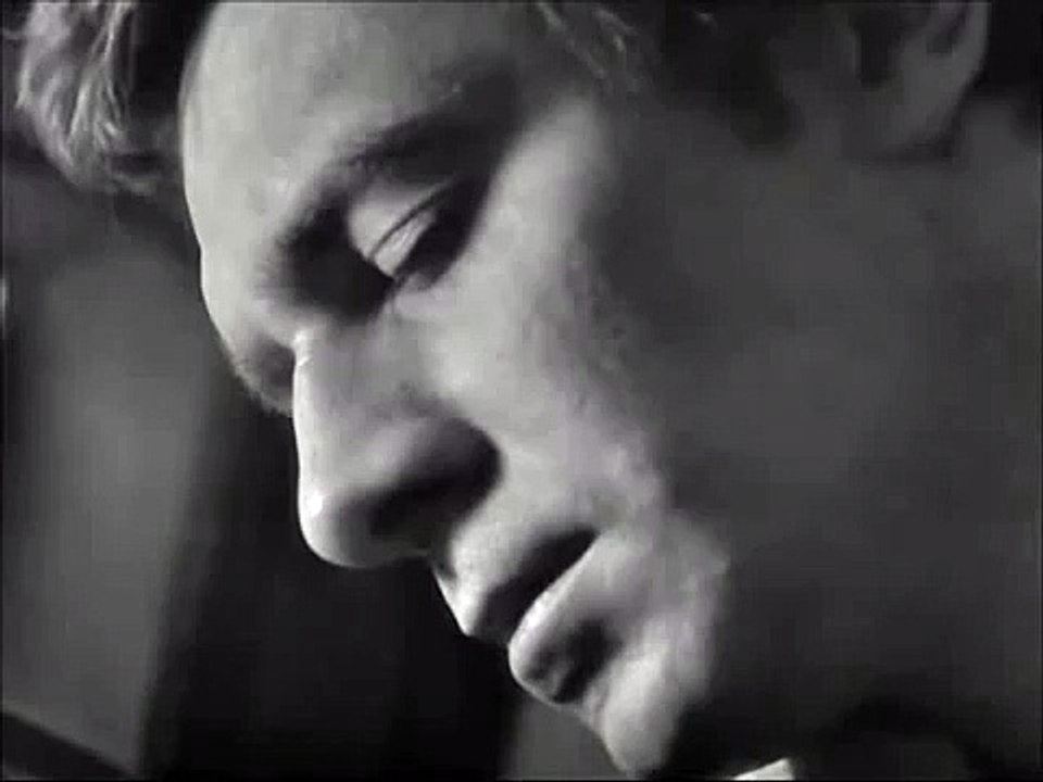 Christopher Plummer - Hamlet "To be or not to be" soliloquy