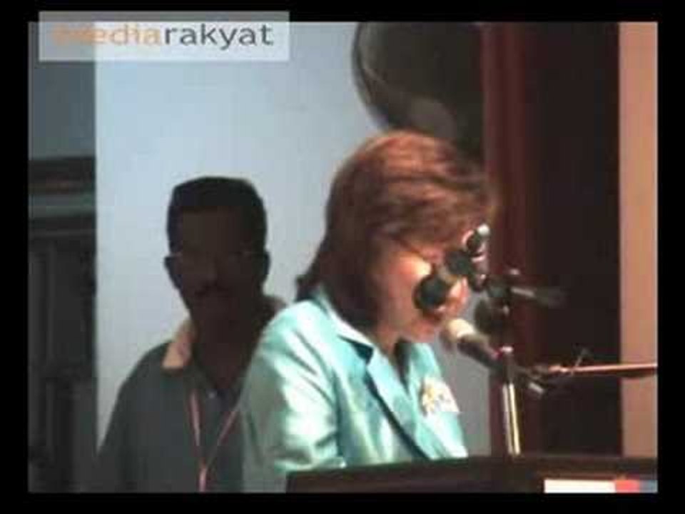 Dr Tan Yee Kew crossed over with 2,000 others to PKR in Klang