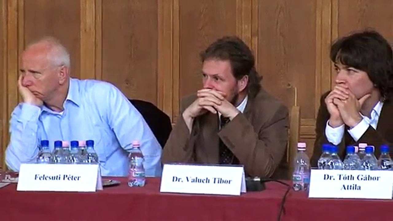 Várnay Ernő, egyetemi tanár, DE ÁJK Európa jogi és Nemzetközi magánjogi Tanszék