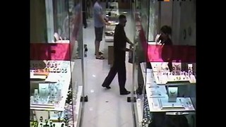 Polícia divulga vídeo de roubo à joalheria em shopping de Nova Iguaçu ocorrido em 31 de janeiro