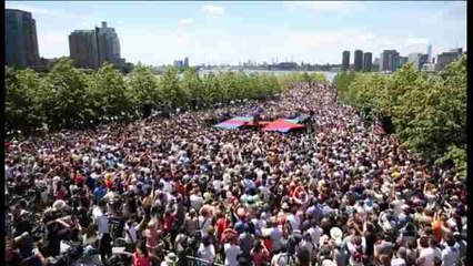 Clinton promete a la clase media acabar con las ventajas de los ricos