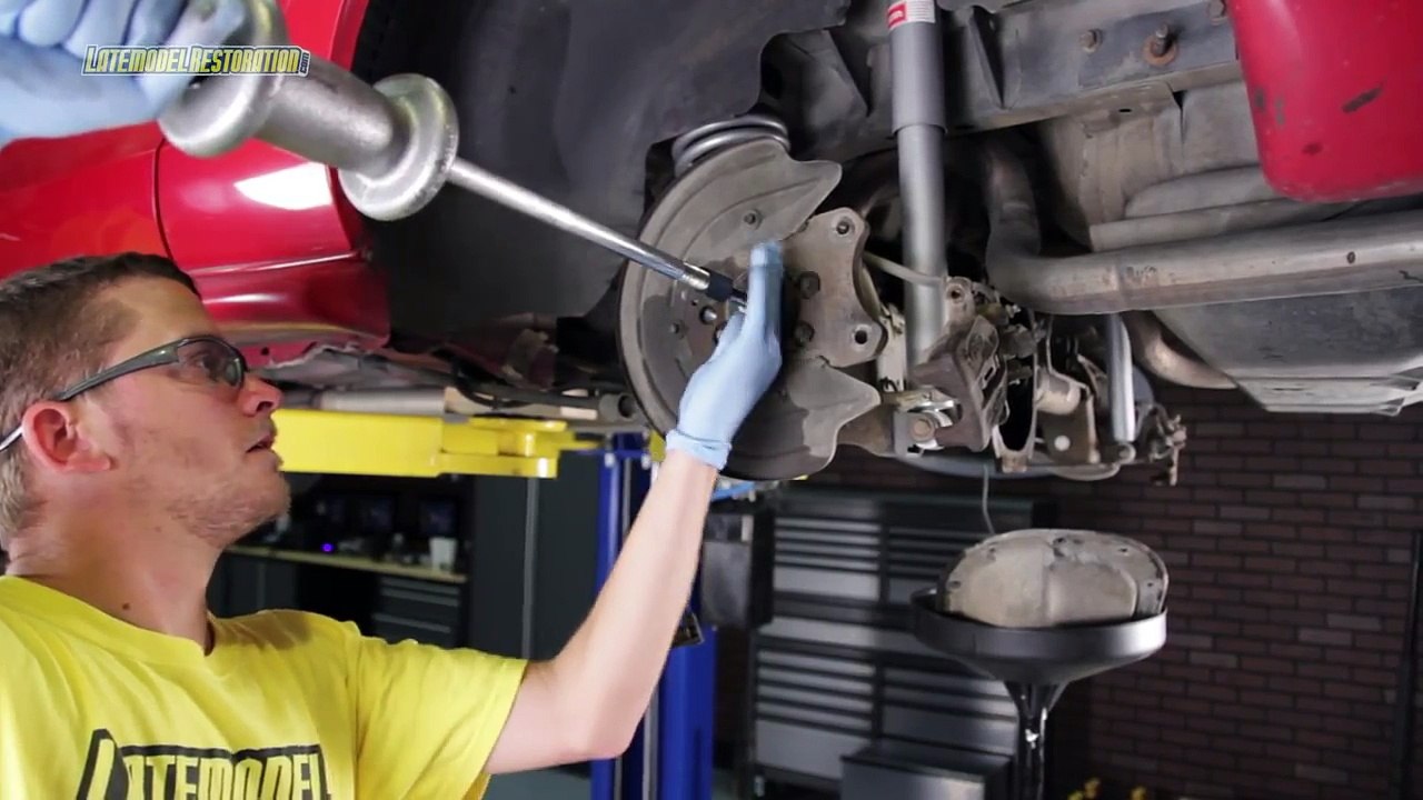 Mustang Rear End Gear Installation: Ford Racing 8.8 Ring & Pinion