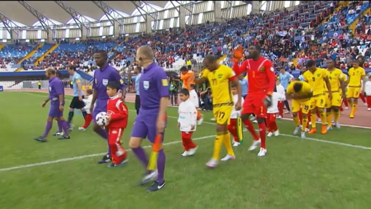 Copa America: Uruguay holprig ohne Suarez