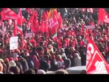 Cgil in piazza, lavoratori e studenti contro il governo