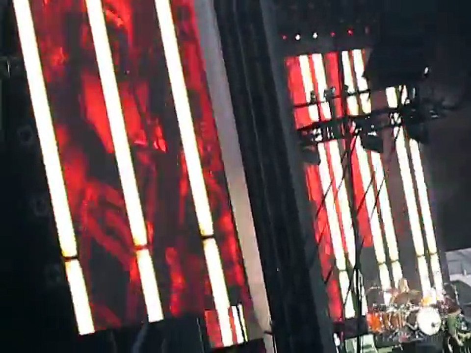 Foo Fighters - Break a leg in Gothenburg