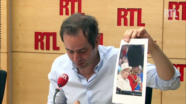 Tanguy Pastureau : Elizabeth II et les 1000 bonnets poilus