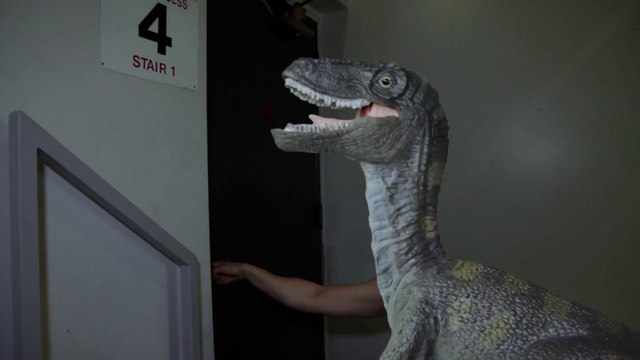 Parodie de Jurassic Park World - Raptors avec des mains
