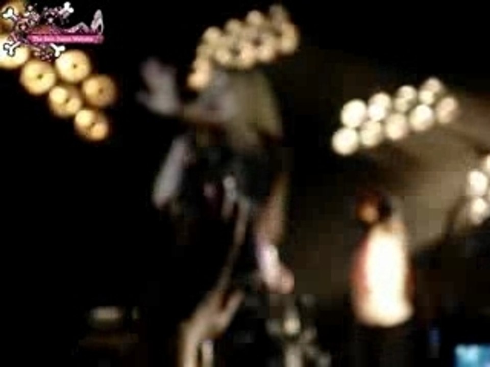 Avril Lavigne - Everything Back But You