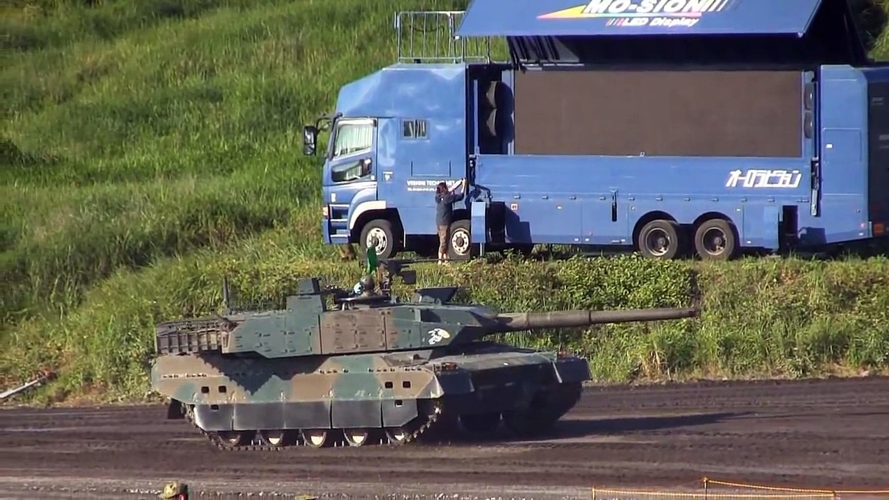 陸上自衛隊　１０式戦車