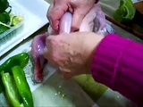 Deshuesado de un pollo. Cómo preparar un pollo para rellenar -pollo relleno-