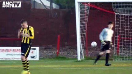 Le gardien croit avoir arrêté le ballon sur penalty… il n’en est rien